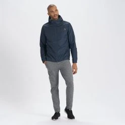 Vuori Men's Daybreak Windbreaker - Indigo (V523IND) 7 Vuori Men's Daybreak Windbreaker - Indigo (V523IND) -HOKA SHOP V523IND 5 1890x 093b7fdc 8f83 4d88 87a4 3c70459e61c5