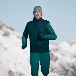 CEP Men's Winter Run Vest - Black (W0165R) -HOKA SHOP W0165R LIFESTYLEIMAGE1 1800x1800 e6d77172 73a7 43e1 869b 3a0486acc27d