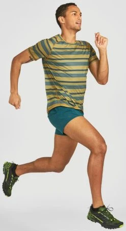 Janji Men's Helio Tech Tee -(MT15A-S22-GST) 6 Janji Men's Helio Tech Tee -(MT15A-S22-GST) -HOKA SHOP ezgif.com gif maker 32 3134b8d3 9778 4ee0 ba65 9d0076d5a009